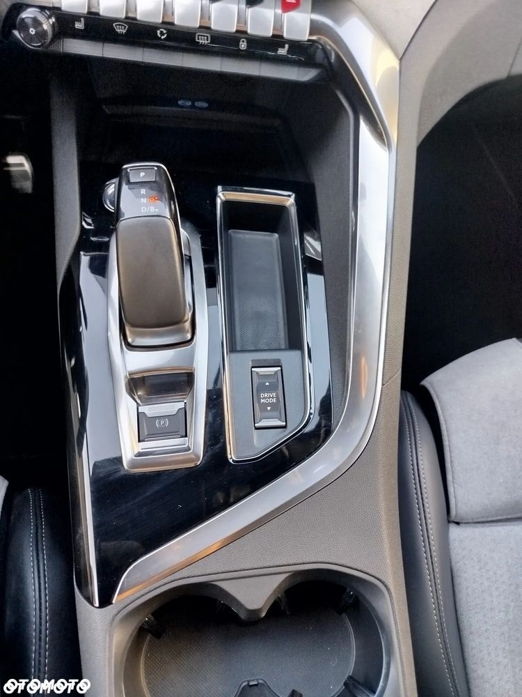 Peugeot 3008 PureTech 180 Stop & Start GPF EAT8 GT - 24