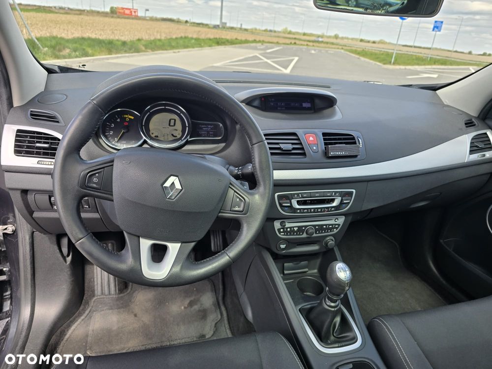 Renault Megane 1.9 dCi FAP Dynamique - 8