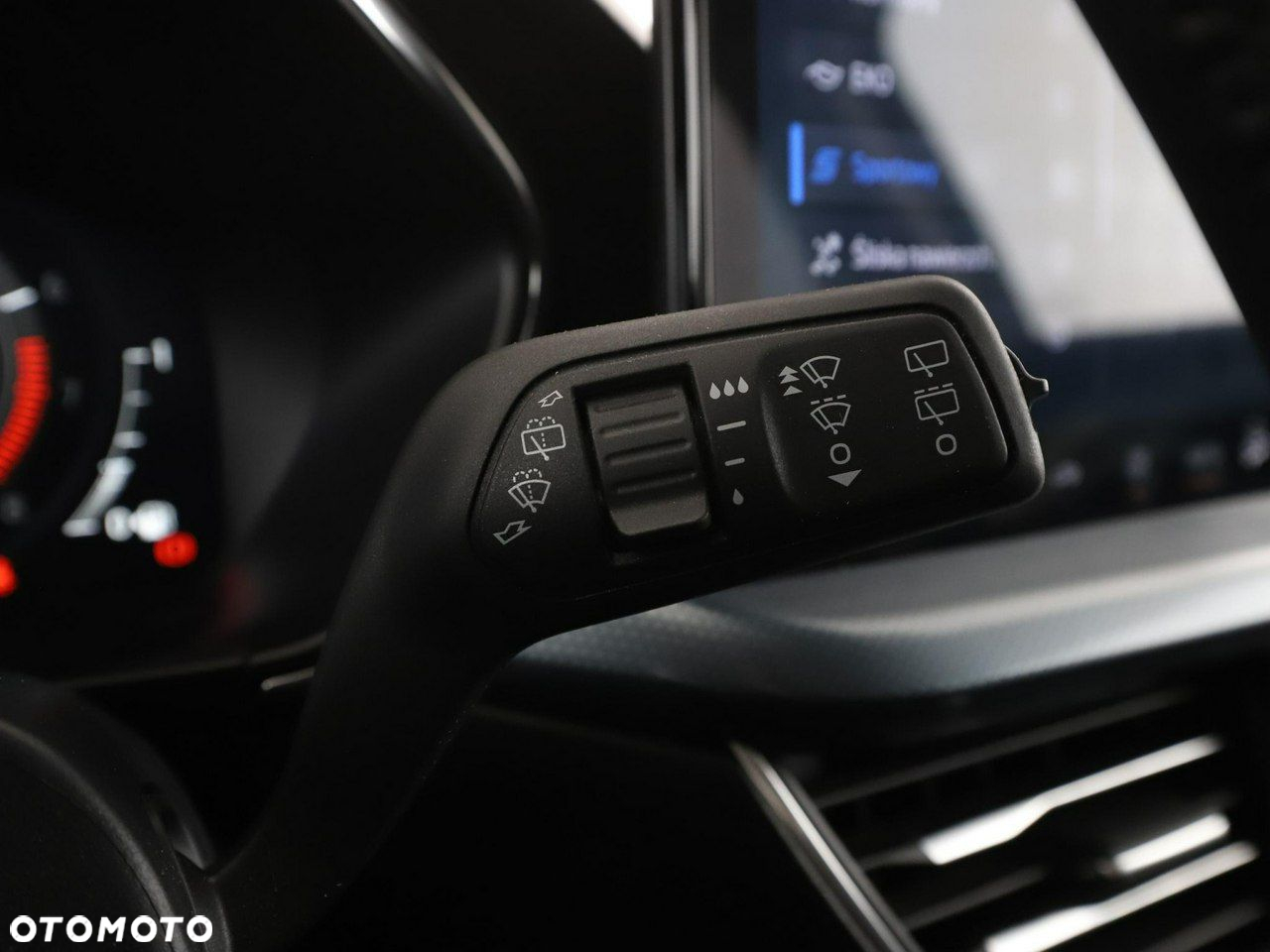 Ford Focus 1.0 EcoBoost Hybrid ACTIVE X - 35