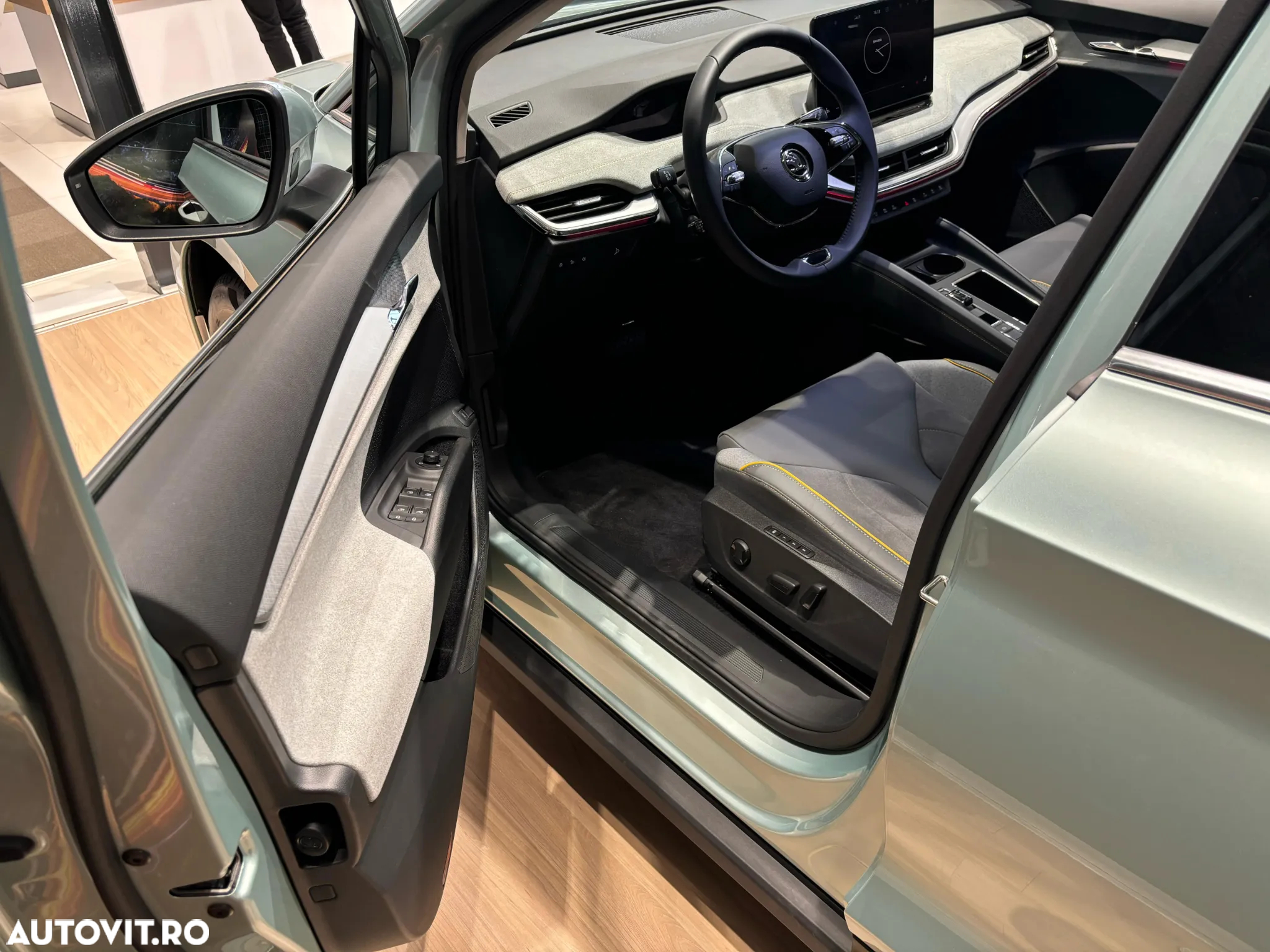 Skoda Enyaq iV Electric 80 - 8