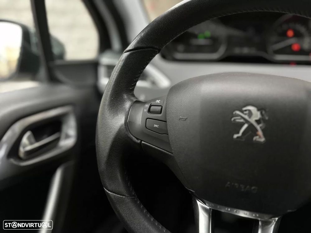 Peugeot 2008 1.2 PureTech Style - 28