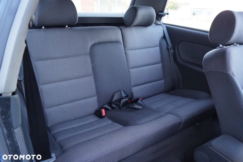 Audi A3 3-drzwiowe 1.6 Ambition - 27