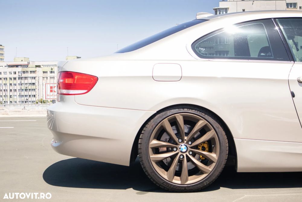 BMW Seria 3 330d Coupe - 12