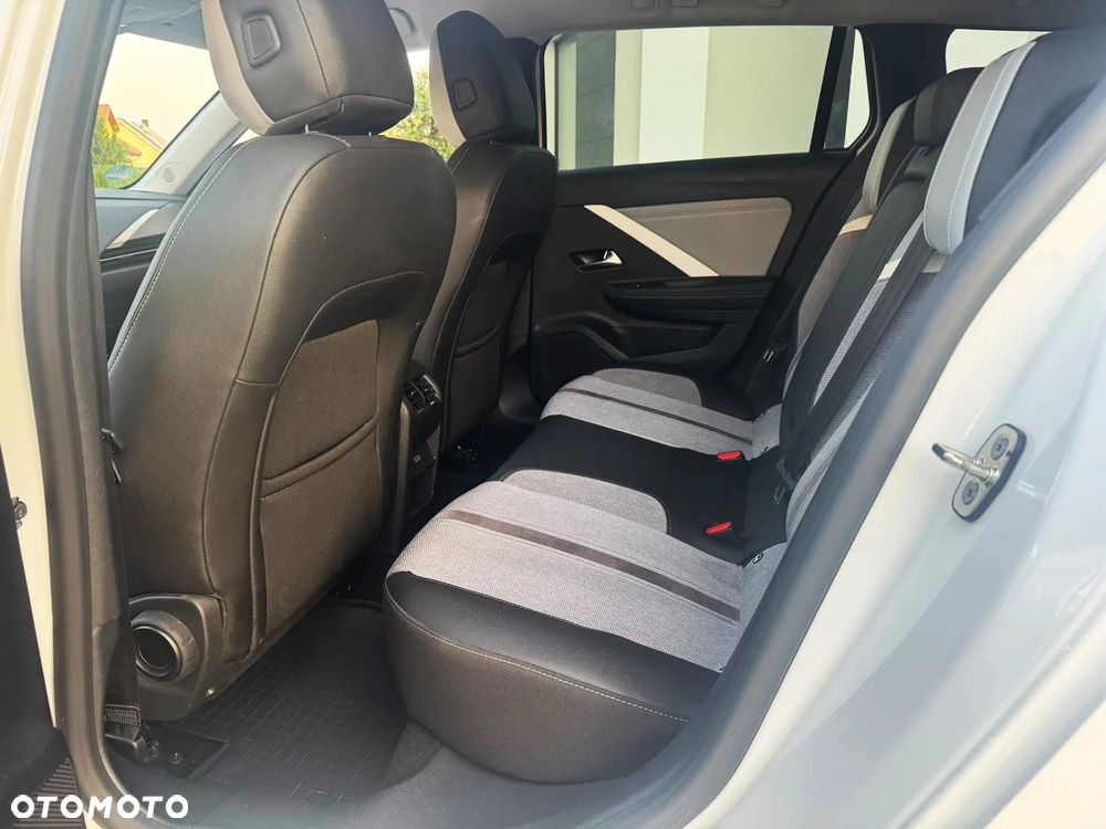 Opel Astra 1.5 D Automatik Business Elegance - 8