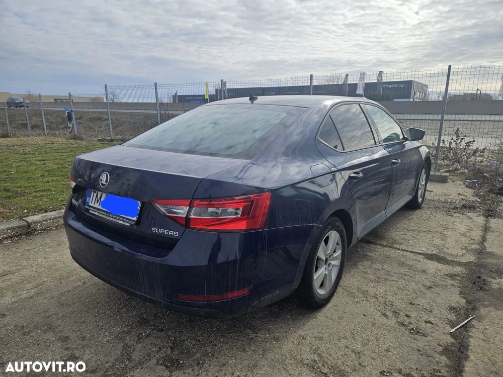 Skoda Superb 2.0 TDI Active - 3