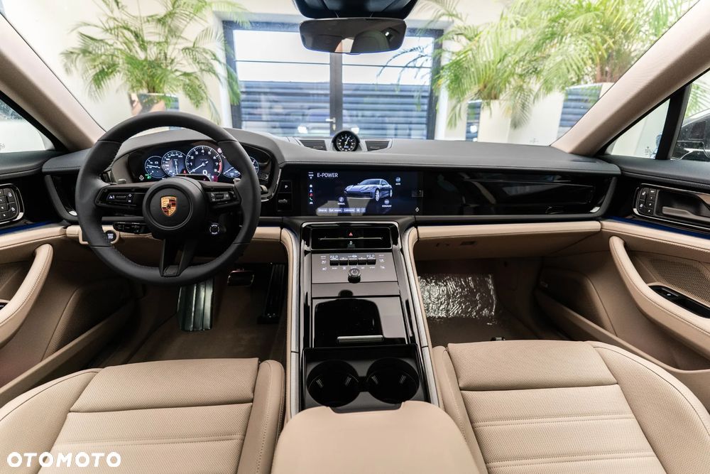 Porsche Panamera 4 E-Hybrid PHEV - 13