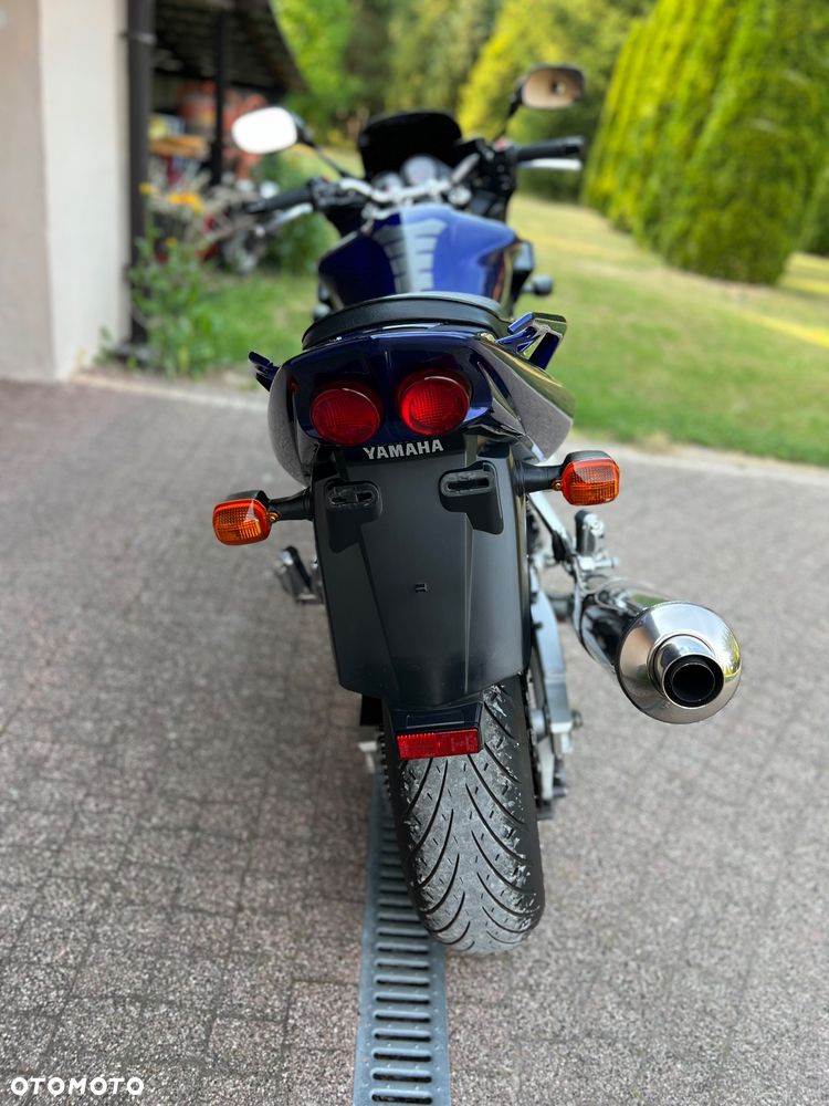 Yamaha FZS - 18