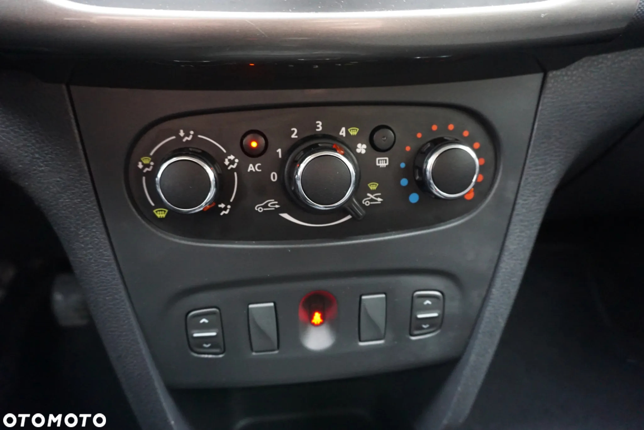 Dacia Logan MCV 1.2 16V Ambiance - 18