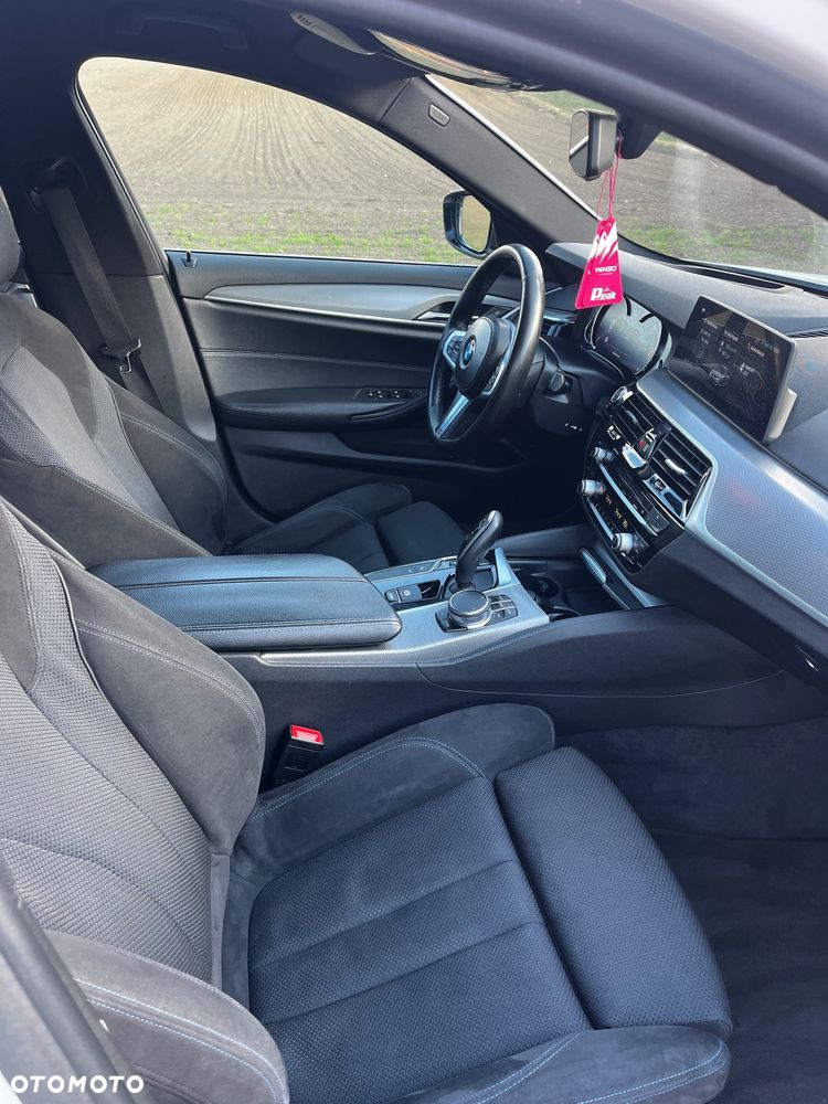 BMW Seria 5 520d M Sport Edition - 9