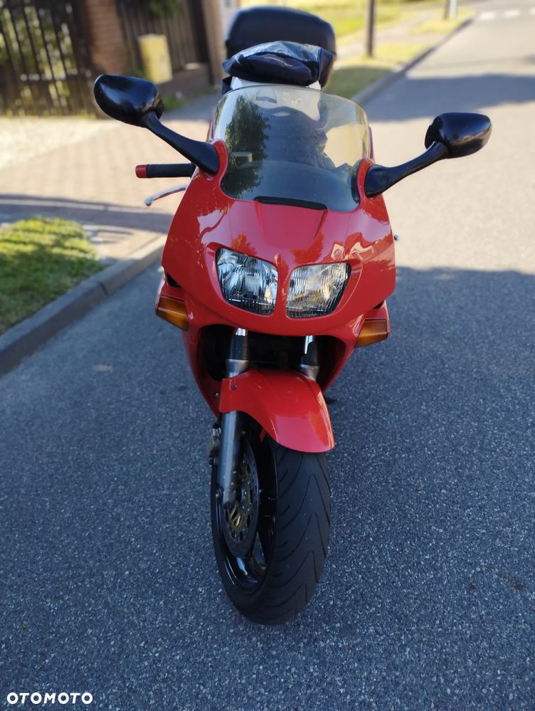 Honda VFR - 12