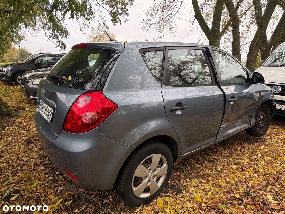 Kia Ceed - 6
