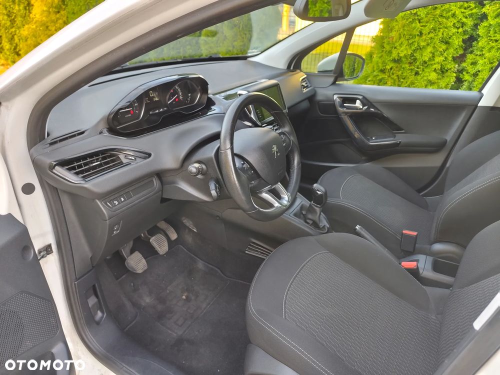 Peugeot 208 PureTech 82 Active - 10