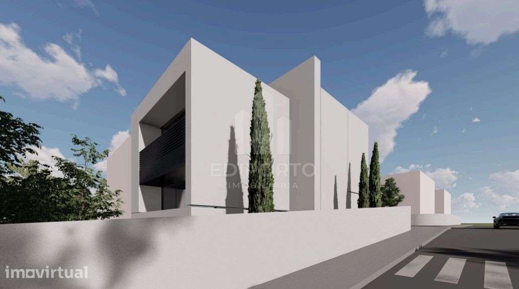 Magnífica Moradia T3 de 3 Frentes em S. Pedro da Cova  – Conforto e A - Grande imagem: 5/10