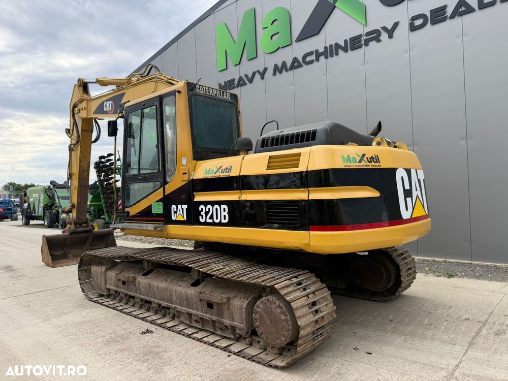 Caterpillar 320B Excavator - 7