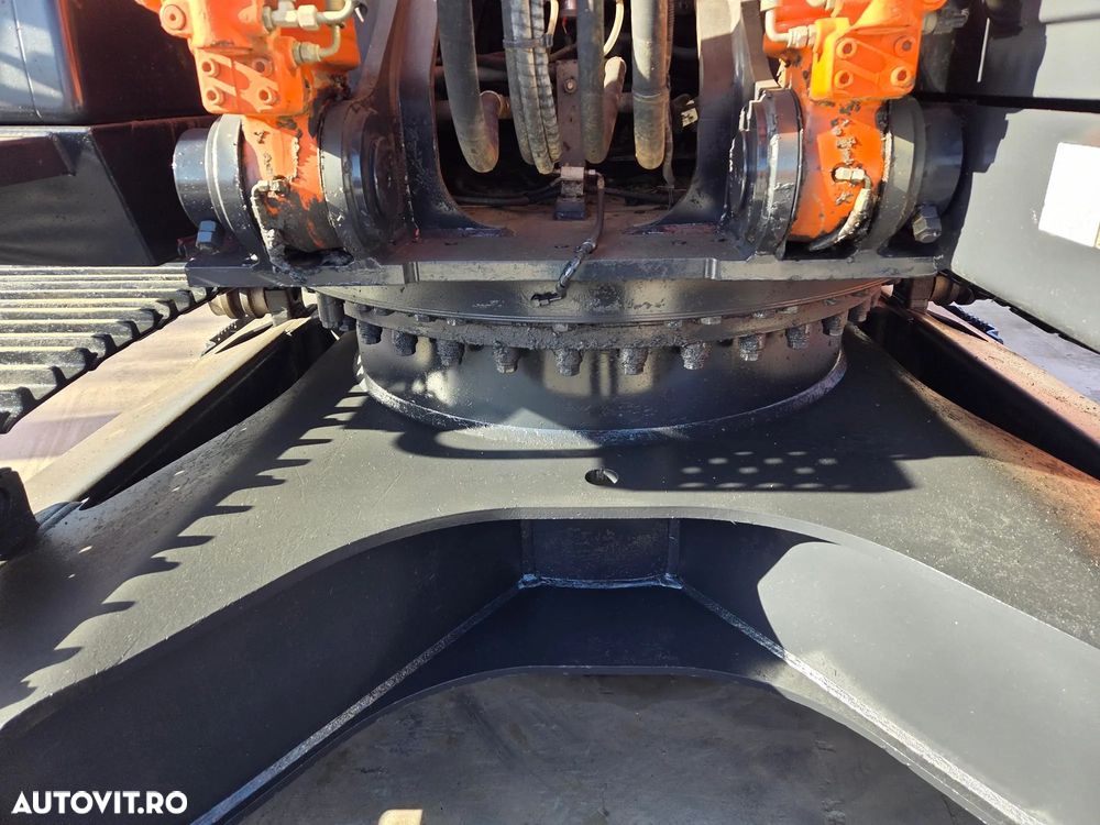Hitachi ZX290LCN, 30 tone, 2014, 9.152h, latime 2,99m, 3 brate excavare, inst picon, inst rotire, gresare automata, Cupla rapida hidr, cupa 1,8mc, senile 80% ok, ad sapare 7m, bolt diam 90mm, 3 pompe hidr HITACHI, STARE BUNA-PROMOTIE 66.900 EUR+Tva - 19