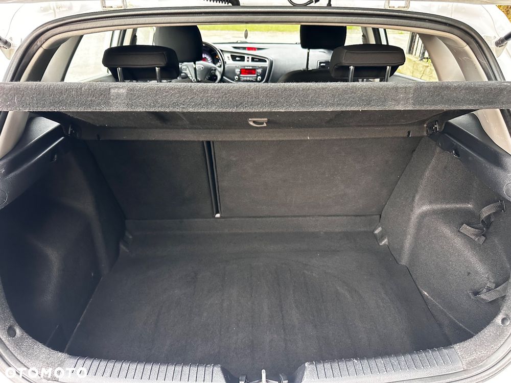Kia Ceed 1.4 CVVT Dream Team Edition - 26