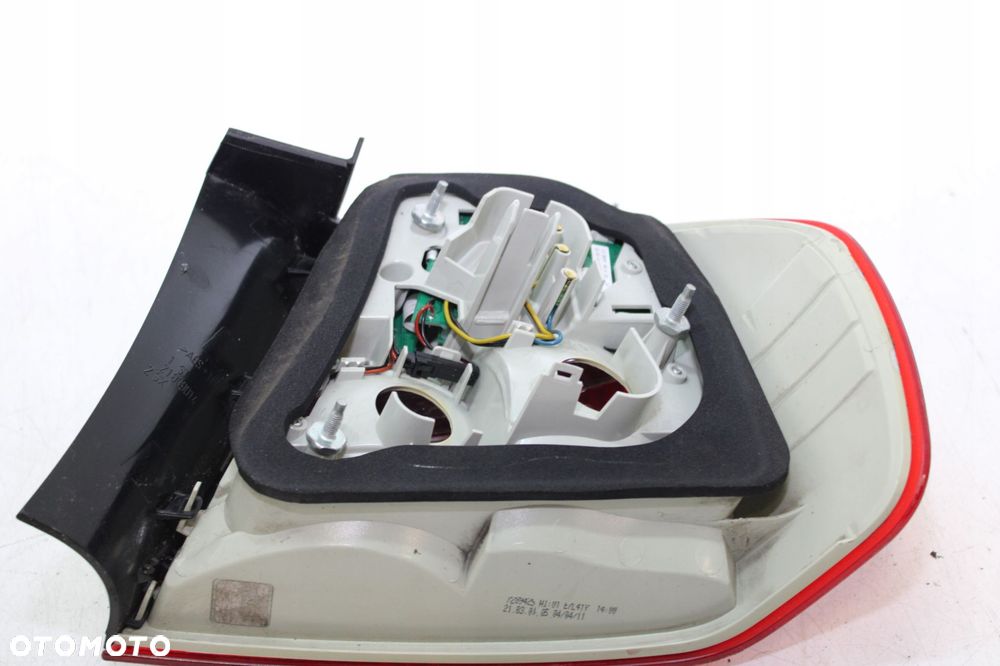 LAMPA LEWY LEWA TYŁ TYLNA W BŁOTNIK BMW E90 LIFT LCI 7289425 LED LCI - 4
