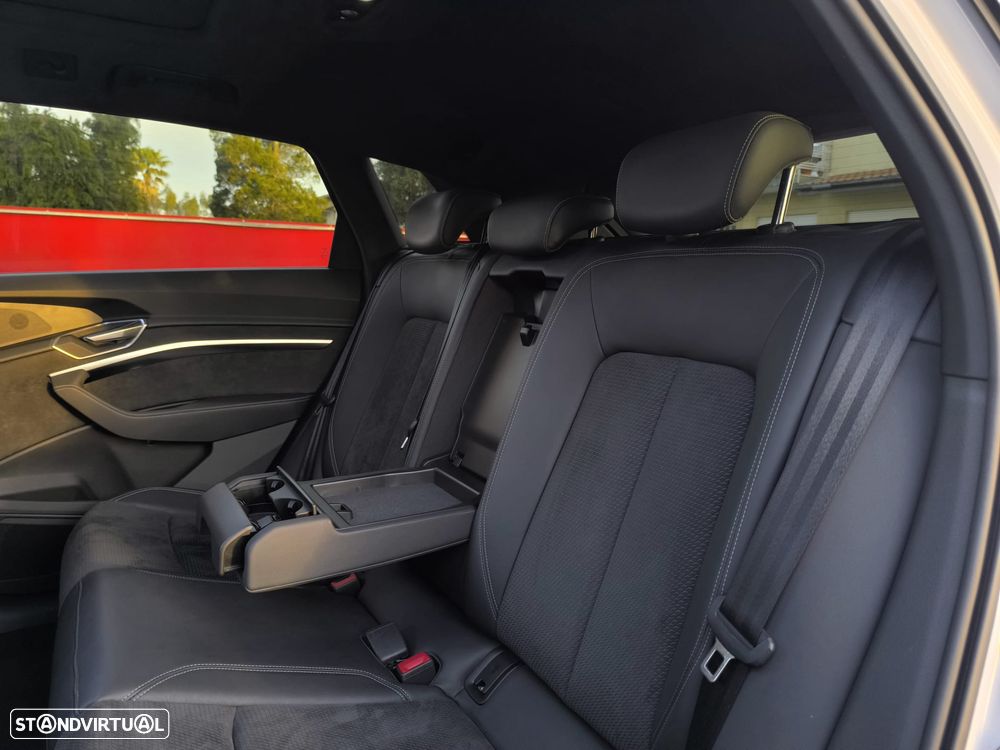 Audi e-tron 50 quattro S line - 30