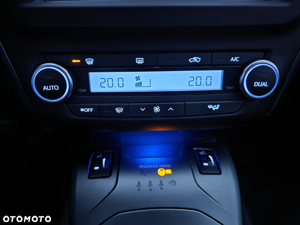 Toyota Avensis 2.0 D-4D Premium - 23