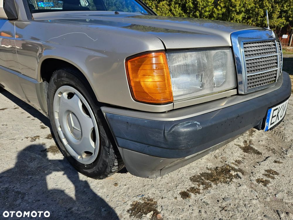 Mercedes-Benz W201 (190) - 11
