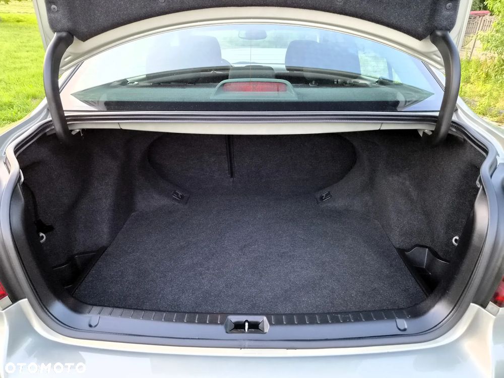 Toyota Avensis 2.0 VVT-i Travel - 15