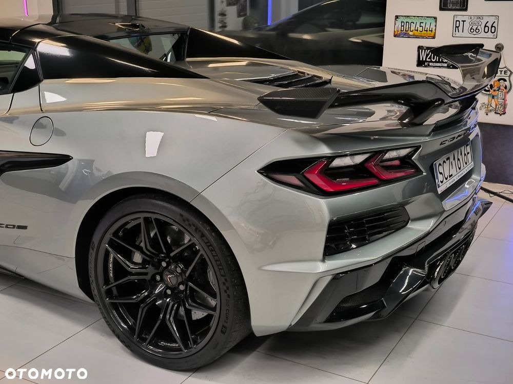 Chevrolet Corvette - 9