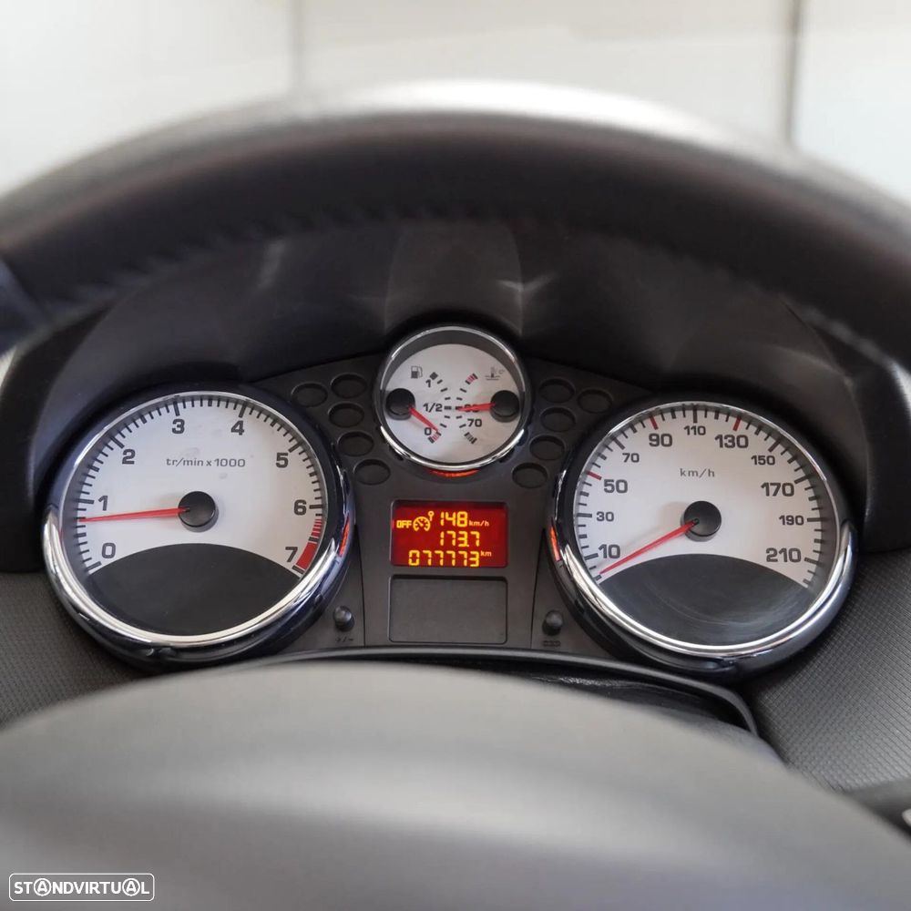 Peugeot 207 CC 1.6 SE 200 Anos - 15