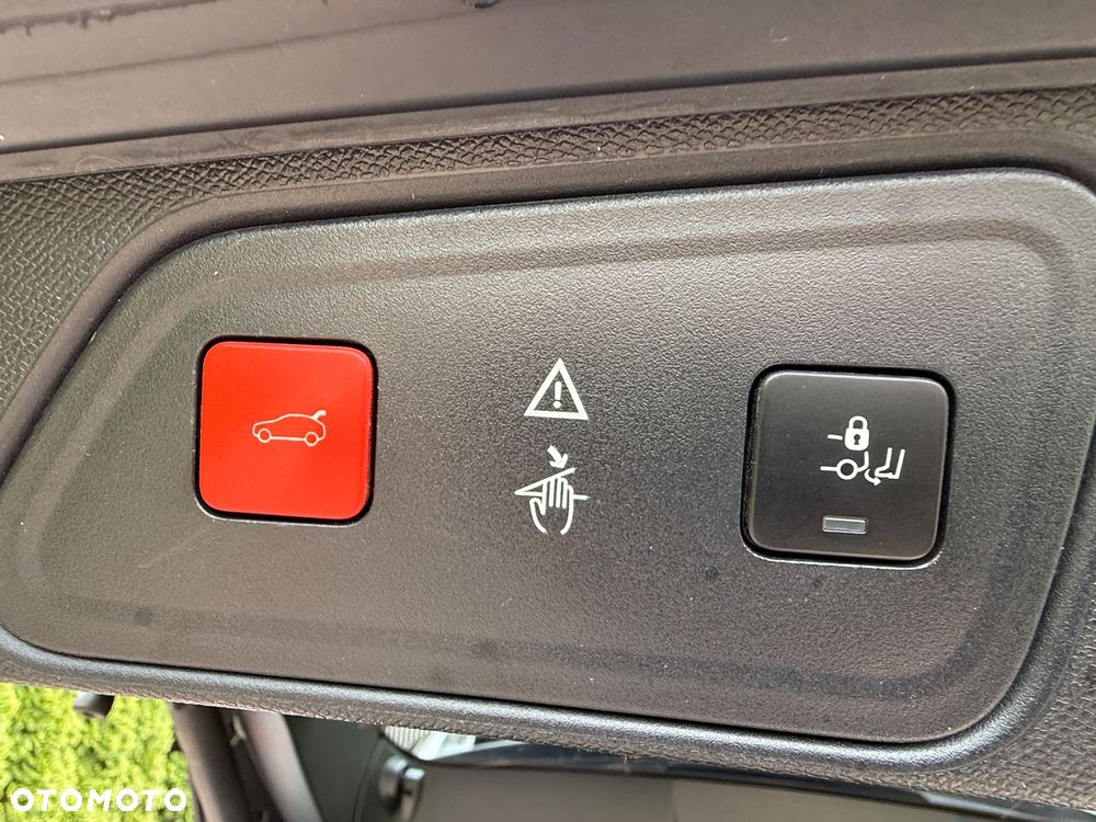 Peugeot 3008 2.0 BlueHDi GT S&S EAT8 - 11