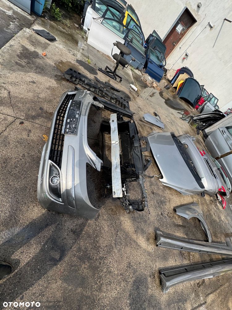 Mercedes b klasa Kolor 748 w245 benzyna manual Klima   Maska 600zl   Lampy przednie przód prawa lewa -300szt  Grill -200zl   zderzak przedni przód z chrom chromem -700zl   Pas przedni benzyna z chłodnicami wody klimy węże -900zl  podszybie -350zł   Drzwi prawe lewe przednie tylnie tył 500sztuka bez rdzy   Błotnik prawy lewy przedni przód 300zl   Klapa bagażnika klapa tył tylnia 500 zł   Zderzak tył tylni chrom 500zl   Lampy tył 100 sztuka   Próg progi -100sztuka   Belka tył tylnia 50zl - 3