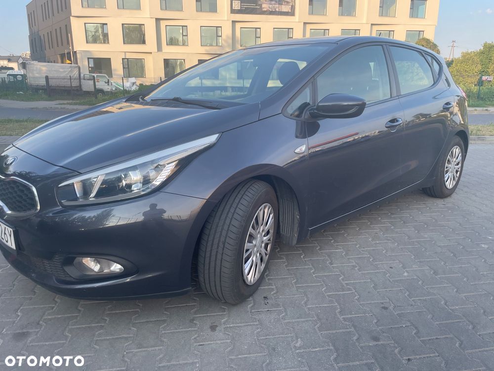 Kia Ceed 1.6 CRDi 115 ISG Vision - 11