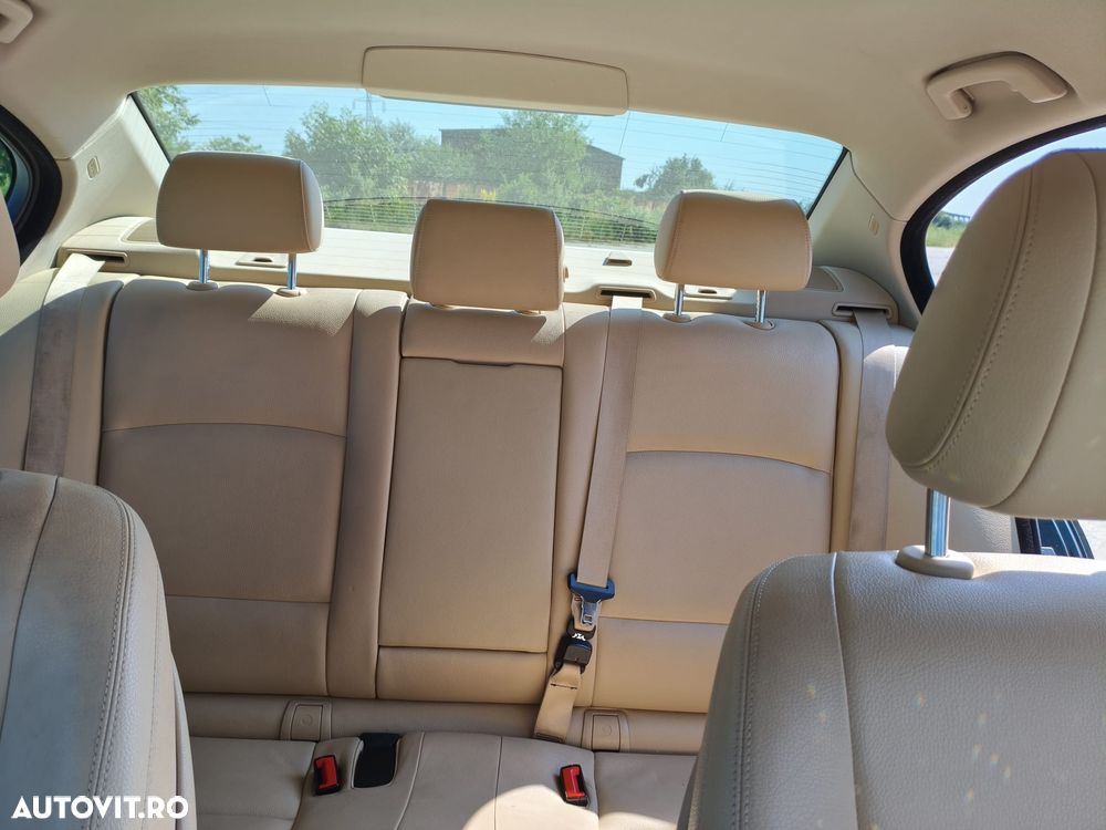 BMW Seria 5 520d xDrive AT - 12