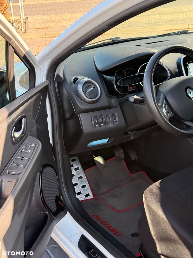 Renault Clio - 21