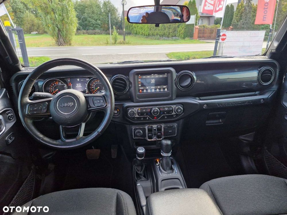Jeep Wrangler - 8