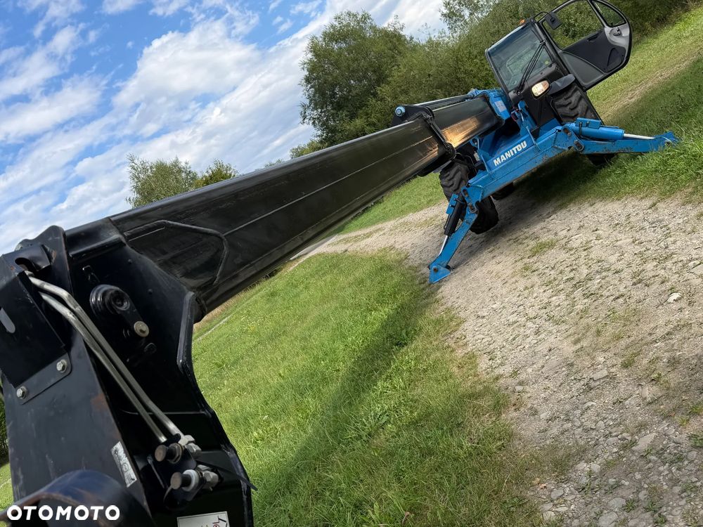Manitou MT1440. Ładowarka Teleskopowa 14 metrów wysuw! UDŹWIG 4 TONY! Przebieg 2500 mtg. Maszyna jak Nowa z SALONU. 2017 rok. z Norwegii z Gospodarstwa rolnego! Silnik PERKINS Turbo 110 km. Aktualne Serwisy w Dekra. Nowy Model sterowane wszystko z 1 dżojstika. Ani deka luzów czy wycieku. OKAZJA! Jazda REWERS + 4 biegi. Skręt 3 tryby. Wyjście Hydrauliczne na maszcie, Poziomowanie ośi stabilizatory! Wyjścia Hydrauliczne na maszt! Okazja Ani deka luzów i wycieków. Wersja Norweska. Wielka Okazja  Opony jak Nowe! - 30