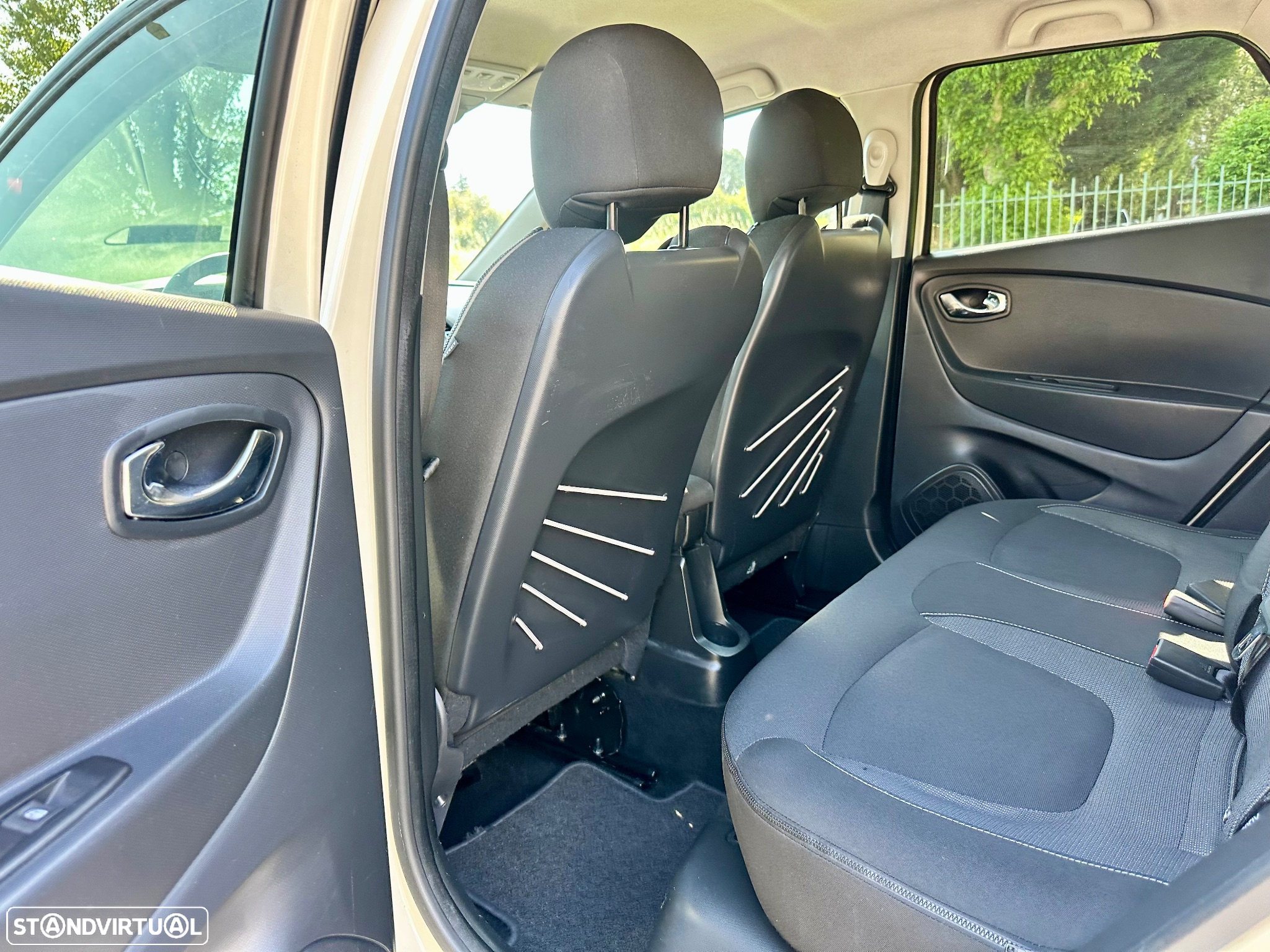 Renault Captur 0.9 TCE Exclusive - 25