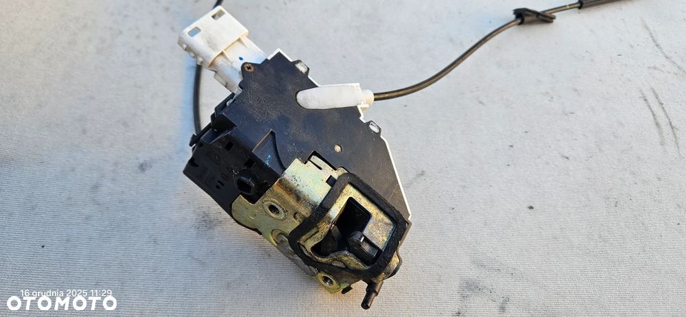 Zamek drzwi prawy przód przedni Citroen C4 I 2006r 3d 6 pin Europa  9647173880 - 9