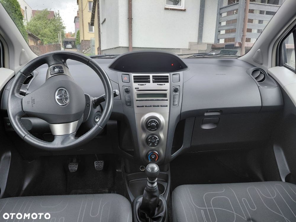 Toyota Yaris - 5