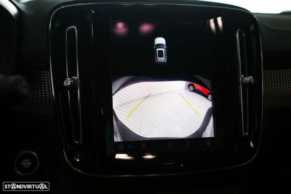 Volvo XC 40 2.0 B3 Plus Dark - 25