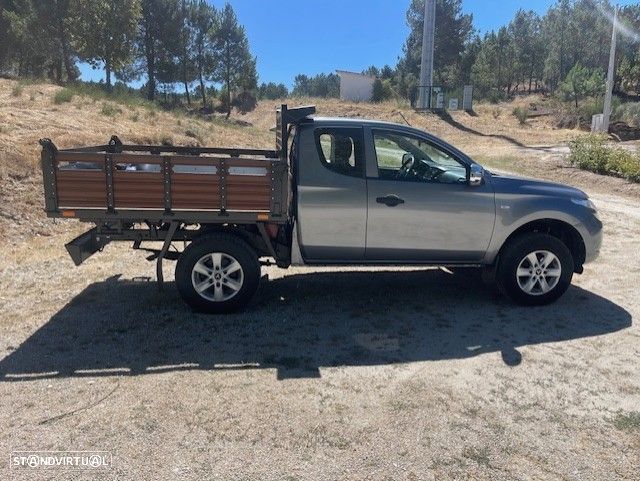 Mitsubishi L200 2.4 DI-D CD Invite CC 4WD - 12