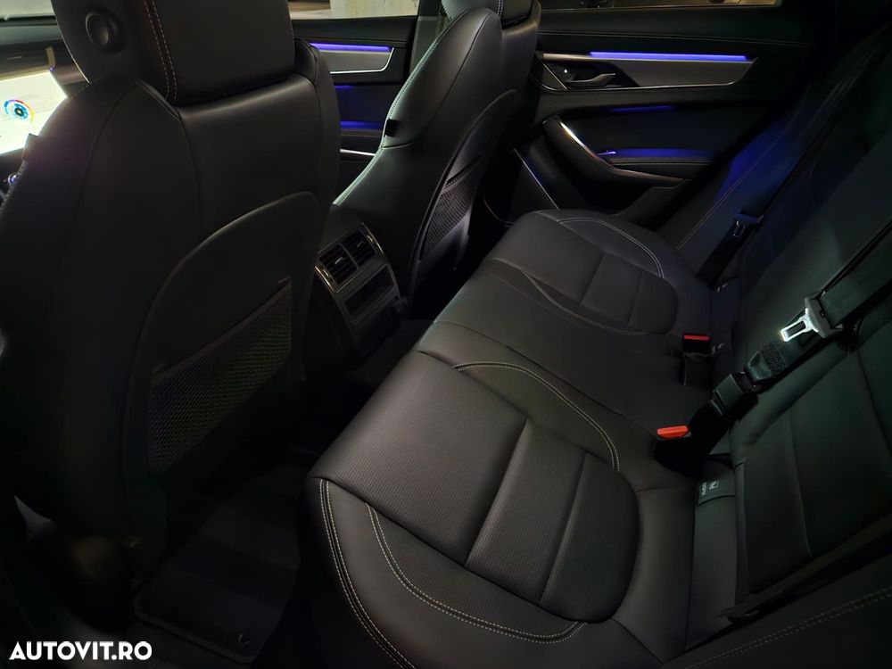 Jaguar XF P300 AWD R-Dynamic S - 13