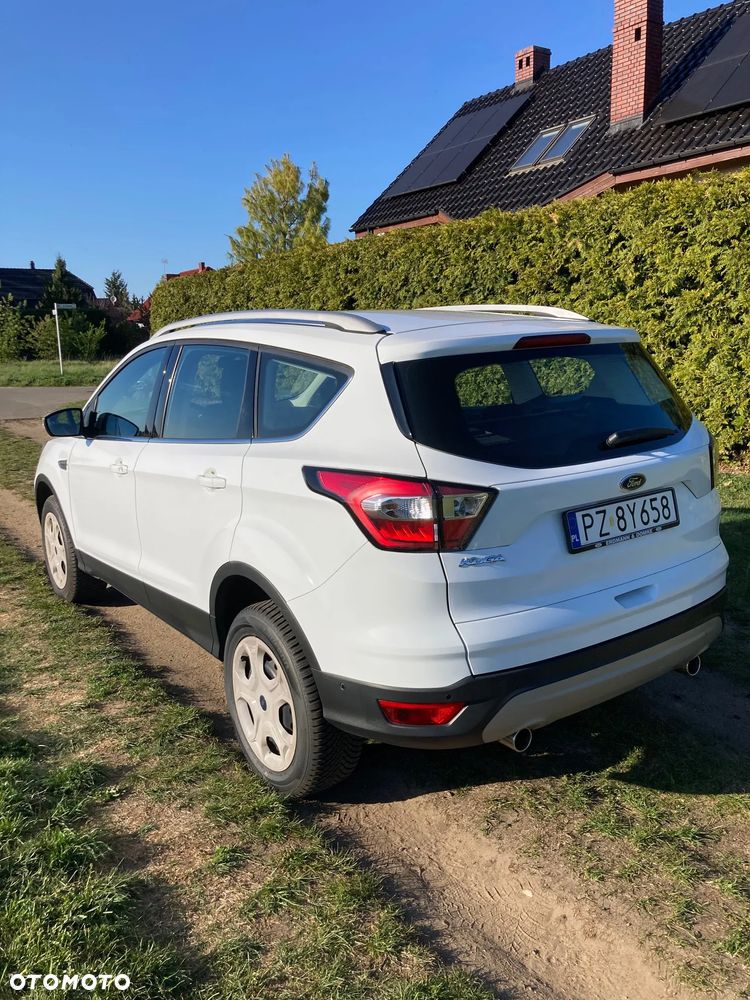 Ford Kuga 1.5 EcoBoost 2x4 Trend - 4