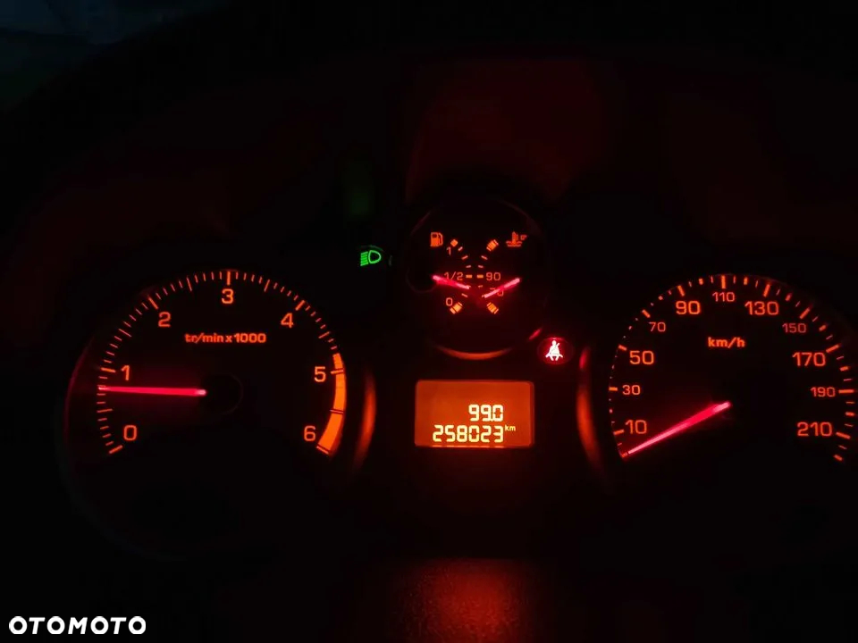 Peugeot 207 - 6