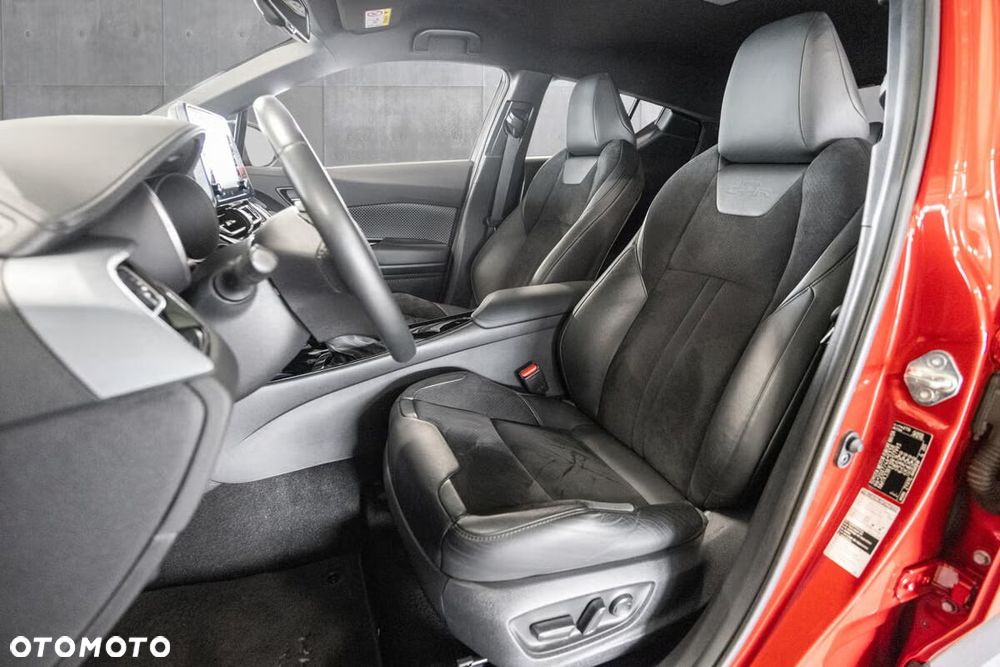 Toyota C-HR Lounge - 10