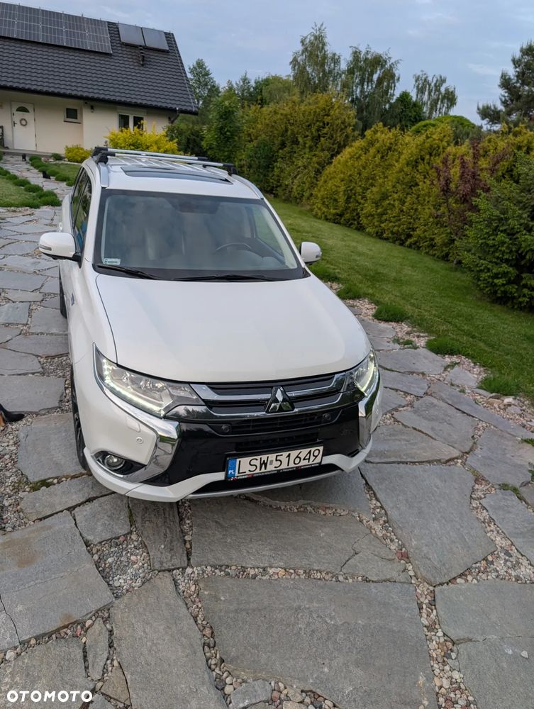 Mitsubishi Outlander 2.0 4WD Plus - 5