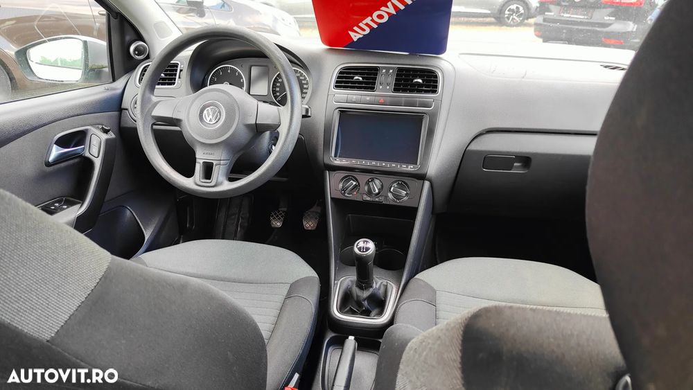 Volkswagen Polo - 8