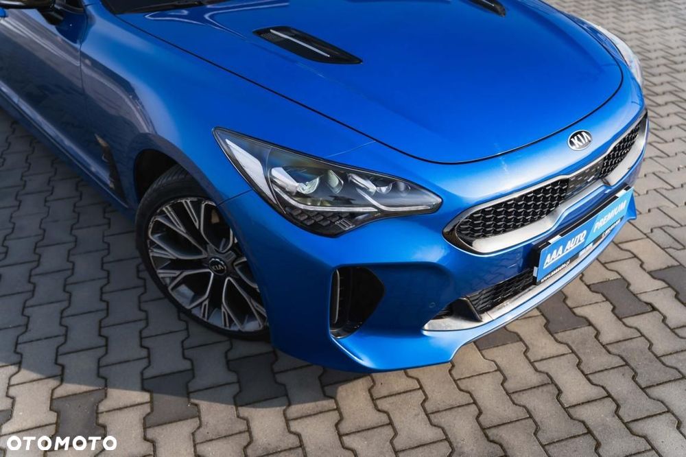 Kia Stinger - 10