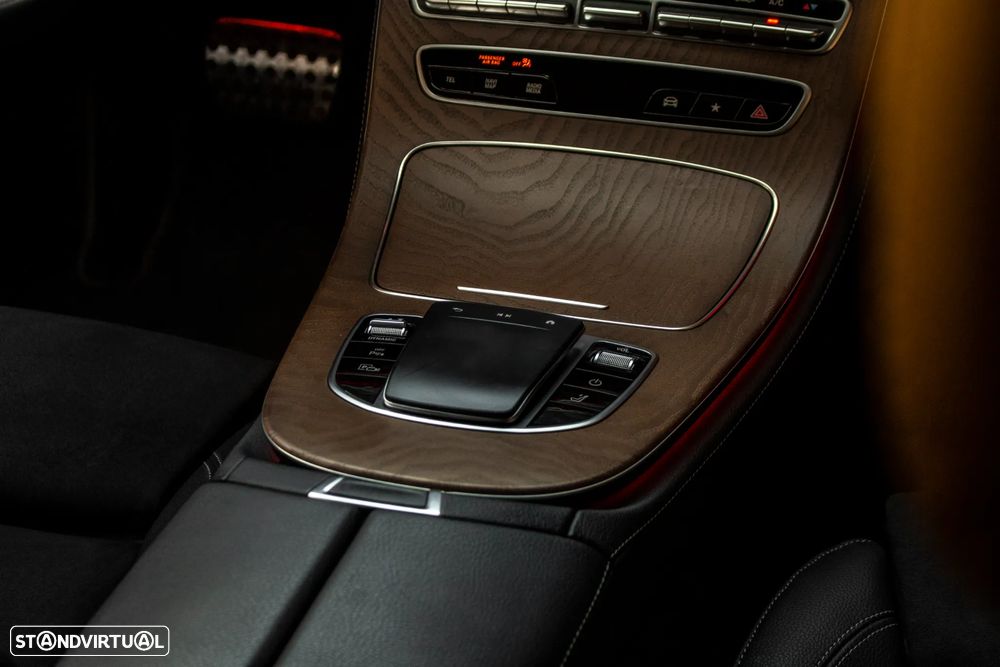 Mercedes-Benz E 300 de 4Matic T 9G-TRONIC Night Edition - 39