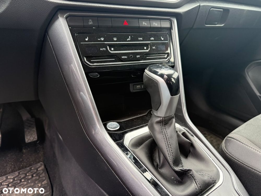 Volkswagen T-Roc - 21