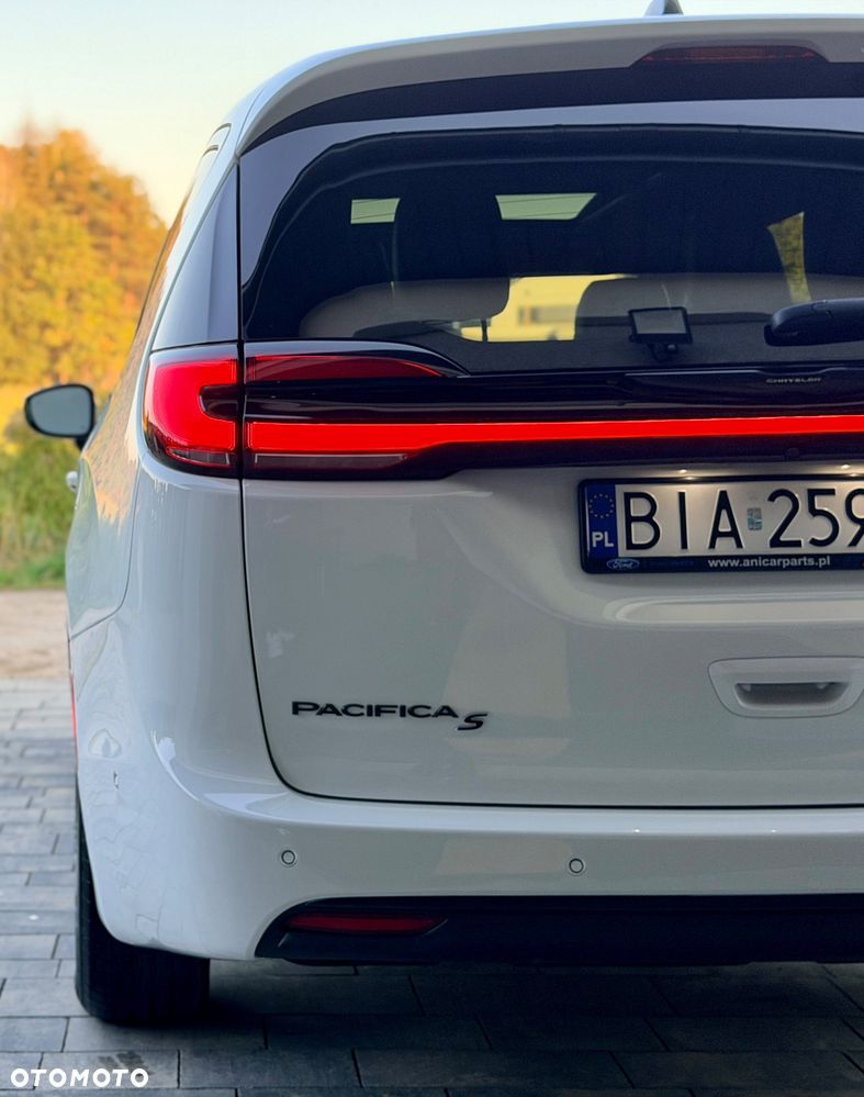 Chrysler Pacifica - 7