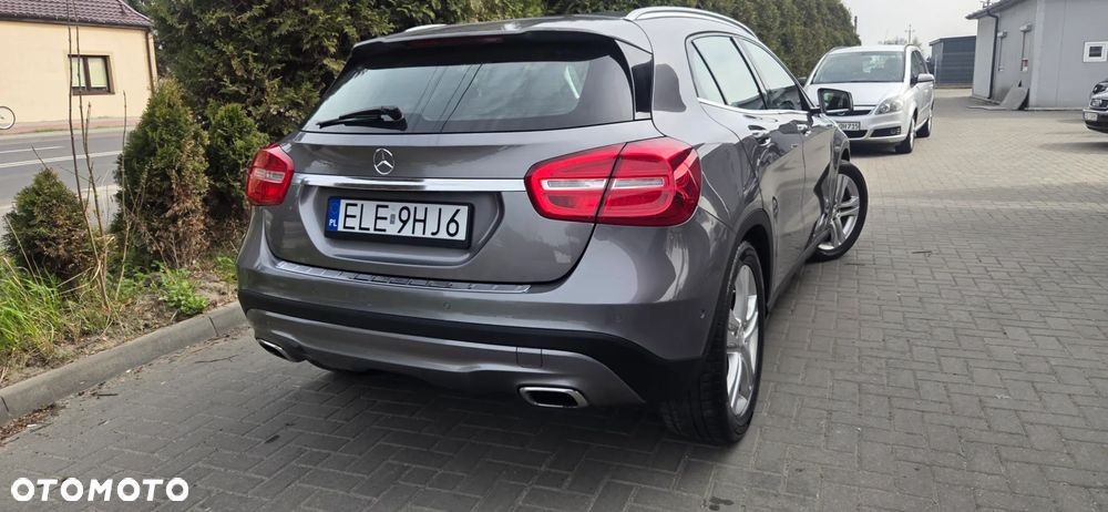 Mercedes-Benz GLA 250 7G-DCT StreetStyle - 14